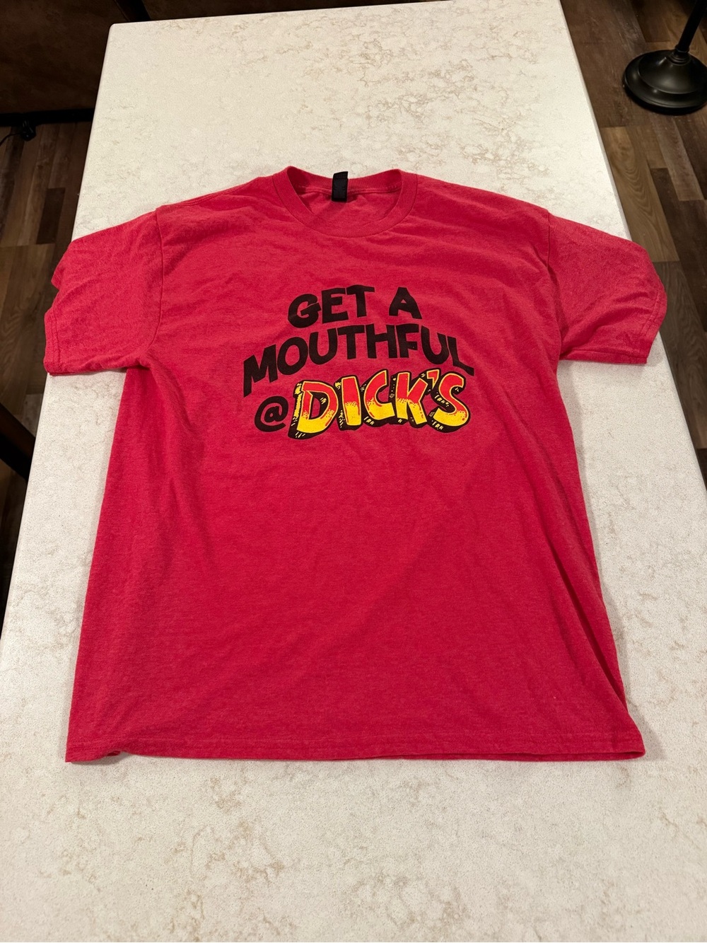 Red Graphic Tee - Get a Mouthful @ Dick's Last Resort Size L Unisex
